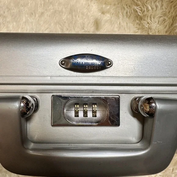 Halliburton Zero briefcase - Picture 12 of 12
